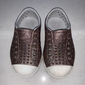 Native kids glitter shoes